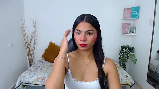 Snapshot of Emma_Faith chatting on 06-15-26, 01:57 Emma Faith online show from 06-15-26, 01:57