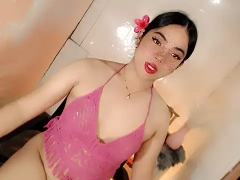 Snapshot of xLinda_Walkerx chatting on 05-13-26, 04:32 xLinda Walkerx online show from 05-13-26, 04:32