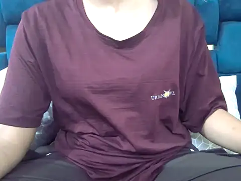 Aradya  online show from 04-15-26, 07:43