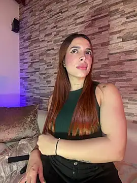Snapshot of CiaraMorettii chatting on 06-08-26, 03:40 CiaraMorettii online show from 06-08-26, 03:40