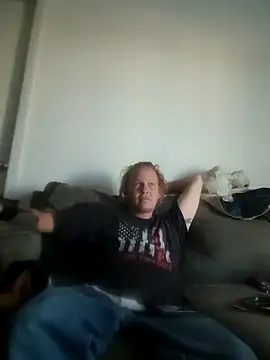 Snapshot of yourMasterisBored chatting on 05-09-26, 12:38 yourMasterisBored online show from 05-09-26, 12:38
