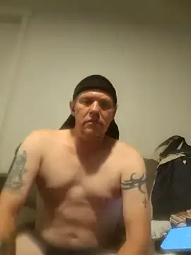 Snapshot of yourMasterisBored chatting on 05-25-26, 03:01 yourMasterisBored online show from 05-25-26, 03:01