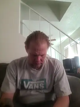 Snapshot of yourMasterisBored chatting on 06-12-26, 02:16 yourMasterisBored online show from 06-12-26, 02:16