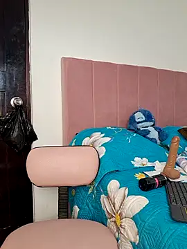 Mia Lauryn online show from 04-16-26, 09:39