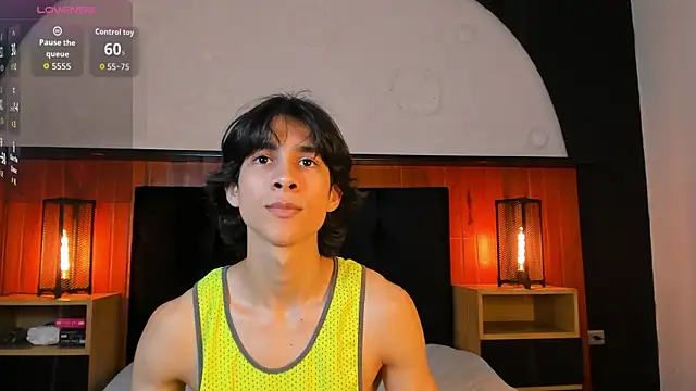 Snapshot of Cheys_Mast chatting on 06-19-26, 08:12 Cheys Mast online show from 06-19-26, 08:12