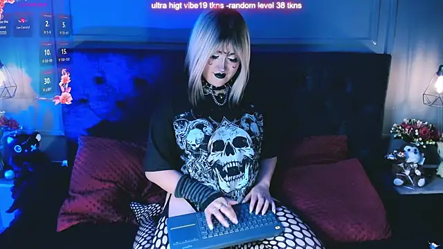 Snapshot of _Elissabat_ chatting on 05-19-26, 08:37 Elissabat online show from 05-19-26, 08:37
