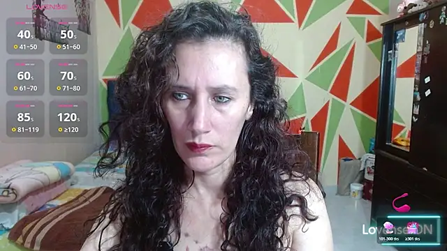 Snapshot of Mariam_wish chatting on 05-28-26, 06:27 Mariam wish online show from 05-28-26, 06:27