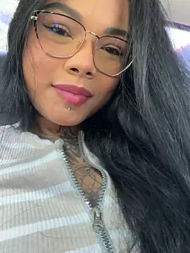 Snapshot of madyson_fox chatting on 05-27-26, 01:30 madyson fox online show from 05-27-26, 01:30