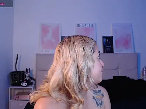 Snapshot of trinitych_ chatting on 03-15-26, 08:20 trinitych online show from 03-15-26, 08:20