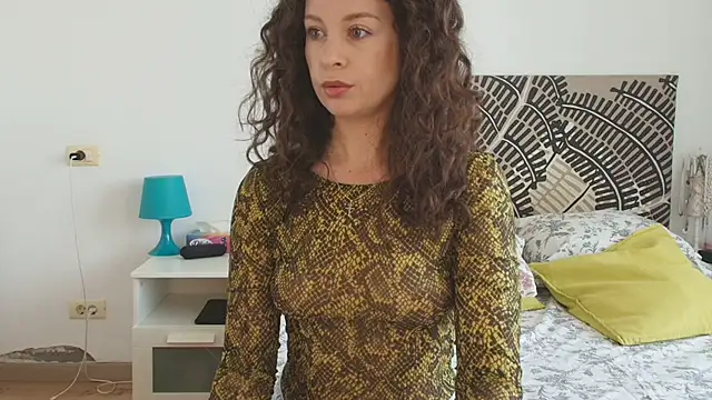 Snapshot of IreneBlue_ chatting on 05-28-26, 07:38 IreneBlue online show from 05-28-26, 07:38