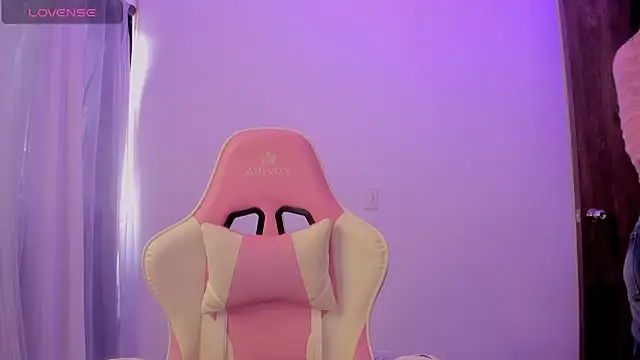 KittyFeet1 online show from 04-20-26, 08:10