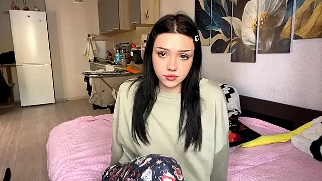 Snapshot of BeckyAurielle chatting on 03-19-26, 12:20 BeckyAurielle online show from 03-19-26, 12:20