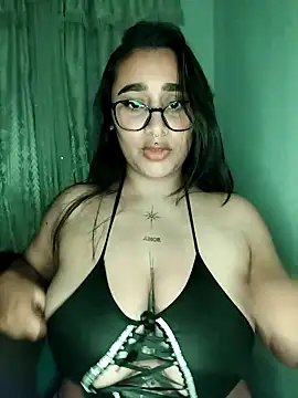 Snapshot of Mia_skyy18 chatting on 04-22-26, 11:50 Mia skyy18 online show from 04-22-26, 11:50