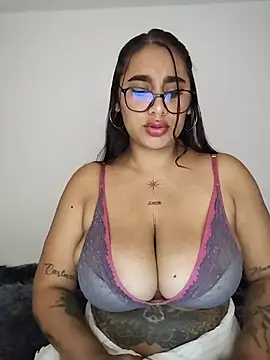 Snapshot of Mia_skyy18 chatting on 07-26-26, 12:41 Mia skyy18 online show from 07-26-26, 12:41