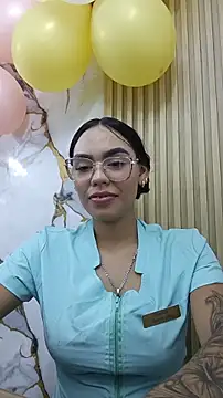 Snapshot of daniela-sexy chatting on 06-18-26, 12:33 daniela-sexy online show from 06-18-26, 12:33