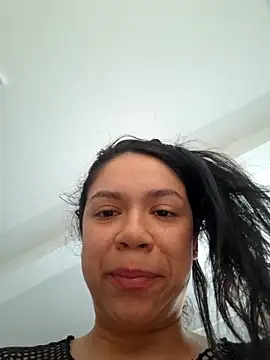 Snapshot of Aila_Phone chatting on 06-04-26, 05:19 Aila Phone online show from 06-04-26, 05:19