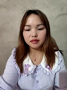 Snapshot of Mina_xYx chatting on 06-27-26, 04:17 Mina xYx online show from 06-27-26, 04:17