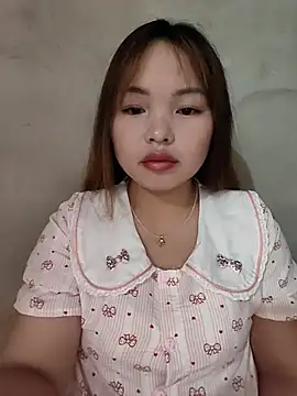 Snapshot of Mina_xYx chatting on 07-08-26, 03:44 Mina xYx online show from 07-08-26, 03:44