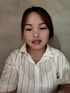 Snapshot of Mina_xYx chatting on 07-25-26, 04:37 Mina xYx online show from 07-25-26, 04:37