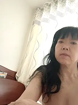 Snapshot of xushour chatting on 05-28-26, 12:52 xushour online show from 05-28-26, 12:52