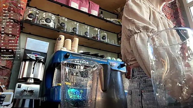 AnnWaddie online show from 04-22-26, 11:56