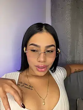 Snapshot of AlisonBeltran1 chatting on 08-05-26, 12:57 AlisonBeltran1 online show from 08-05-26, 12:57