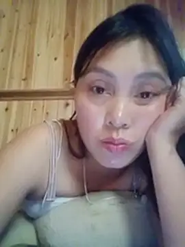 Snapshot of Abi-ni chatting on 05-16-26, 12:51 Abi-ni online show from 05-16-26, 12:51