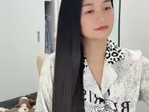 Snapshot of AmyLinee_1 chatting on 05-06-26, 06:08 AmyLinee 1 online show from 05-06-26, 06:08