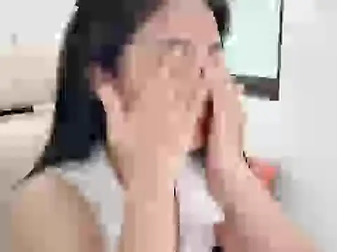 Snapshot of AmyLinee_1 chatting on 06-04-26, 03:34 AmyLinee 1 online show from 06-04-26, 03:34