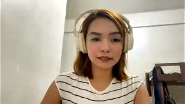 Snapshot of NoreenPierotti chatting on 03-18-26, 12:41 NoreenPierotti online show from 03-18-26, 12:41