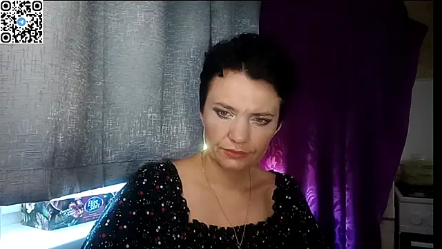 Snapshot of HotMamaQueen234 chatting on 06-23-26, 11:52 HotMamaQueen234 online show from 06-23-26, 11:52