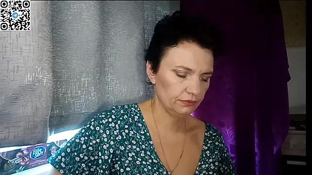 Snapshot of HotMamaQueen234 chatting on 06-25-26, 11:48 HotMamaQueen234 online show from 06-25-26, 11:48