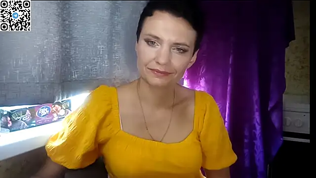 Snapshot of HotMamaQueen234 chatting on 06-27-26, 12:22 HotMamaQueen234 online show from 06-27-26, 12:22