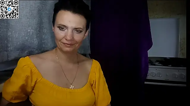 Snapshot of HotMamaQueen234 chatting on 06-29-26, 12:39 HotMamaQueen234 online show from 06-29-26, 12:39