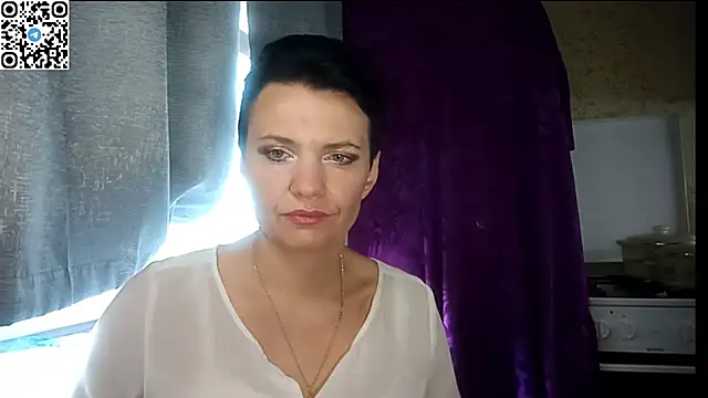 Snapshot of HotMamaQueen234 chatting on 06-29-26, 10:59 HotMamaQueen234 online show from 06-29-26, 10:59