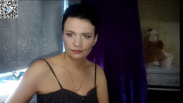 Snapshot of HotMamaQueen234 chatting on 06-30-26, 11:22 HotMamaQueen234 online show from 06-30-26, 11:22