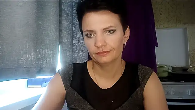 Snapshot of HotMamaQueen234 chatting on 07-27-26, 11:50 HotMamaQueen234 online show from 07-27-26, 11:50