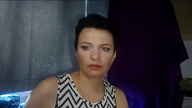 Snapshot of HotMamaQueen234 chatting on 07-31-26, 07:52 HotMamaQueen234 online show from 07-31-26, 07:52