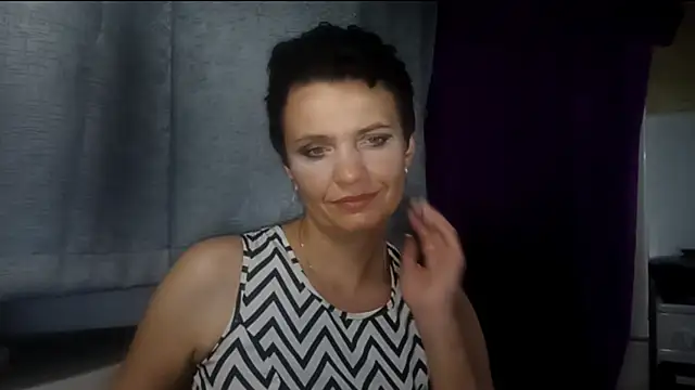 Snapshot of HotMamaQueen234 chatting on 08-04-26, 08:22 HotMamaQueen234 online show from 08-04-26, 08:22