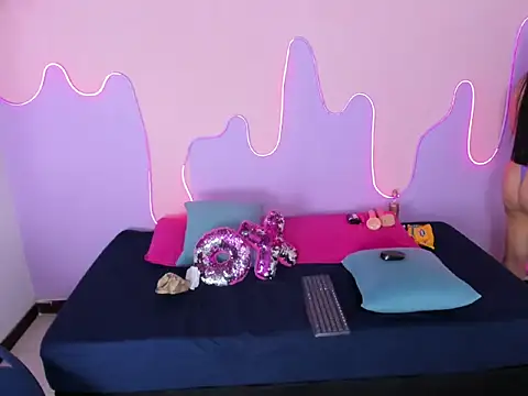 Amelia queen online show from 03-25-26, 01:28