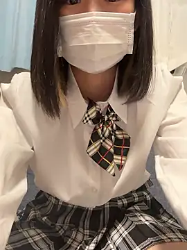 Snapshot of Mika-chan chatting on 04-10-26, 02:44 Mika-chan online show from 04-10-26, 02:44