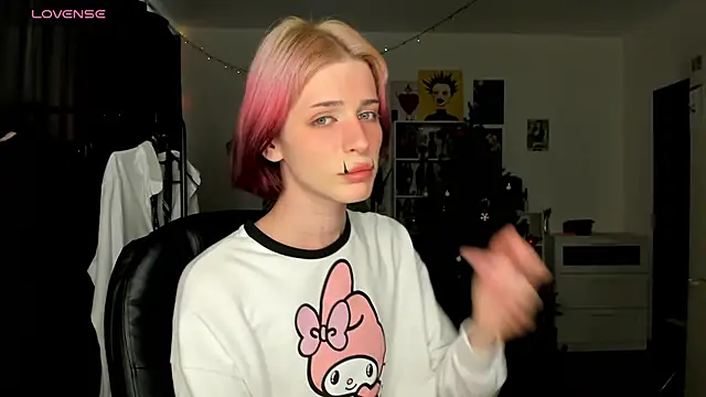 Snapshot of sweet_peach___ chatting on 04-10-26, 04:23 sweet peach online show from 04-10-26, 04:23