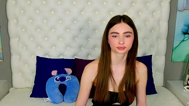 Snapshot of MilaLick chatting on 06-12-26, 05:39 MilaLick online show from 06-12-26, 05:39