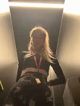 Lady Mia69 online show from 03-21-26, 03:59