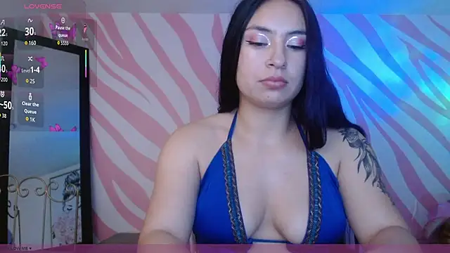 Snapshot of Scarlet_queen4 chatting on 05-19-26, 02:01 Scarlet queen4 online show from 05-19-26, 02:01