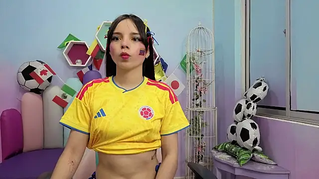 Snapshot of Isaa_Skinny chatting on 06-18-26, 03:40 Isaa Skinny online show from 06-18-26, 03:40