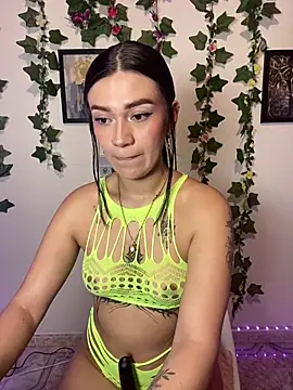 Snapshot of chloe_evans0 chatting on 05-31-26, 07:48 chloe evans0 online show from 05-31-26, 07:48