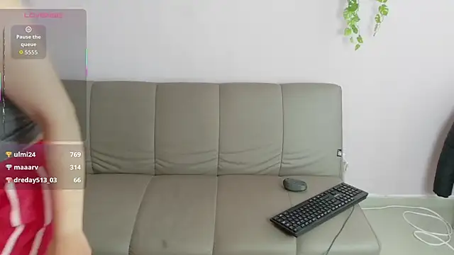 Snapshot of Zara_Fire chatting on 05-07-26, 08:03 Zara Fire online show from 05-07-26, 08:03
