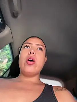 Snapshot of LauTul chatting on 04-07-26, 02:06 LauTul online show from 04-07-26, 02:06