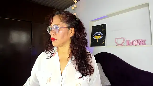 Snapshot of Mariia_Paulaa chatting on 05-04-26, 01:18 Mariia Paulaa online show from 05-04-26, 01:18